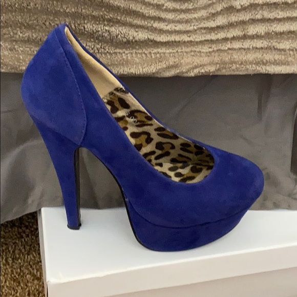 Blue suede heels - Picture 1 of 3